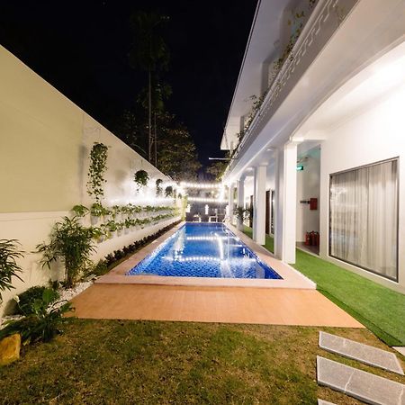 Dkd Trio Hotel Hue Bagian luar foto