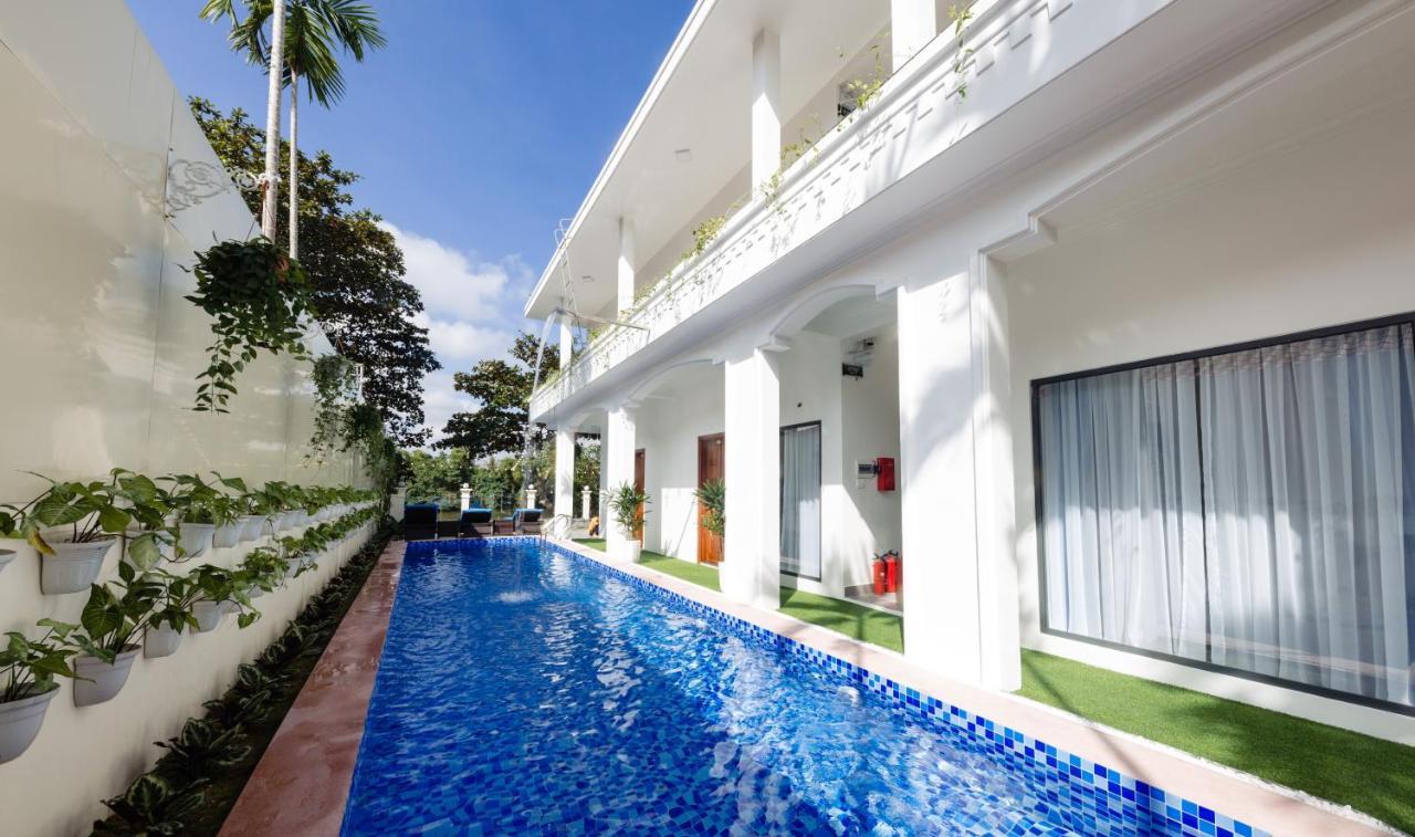 Dkd Trio Hotel Hue Bagian luar foto