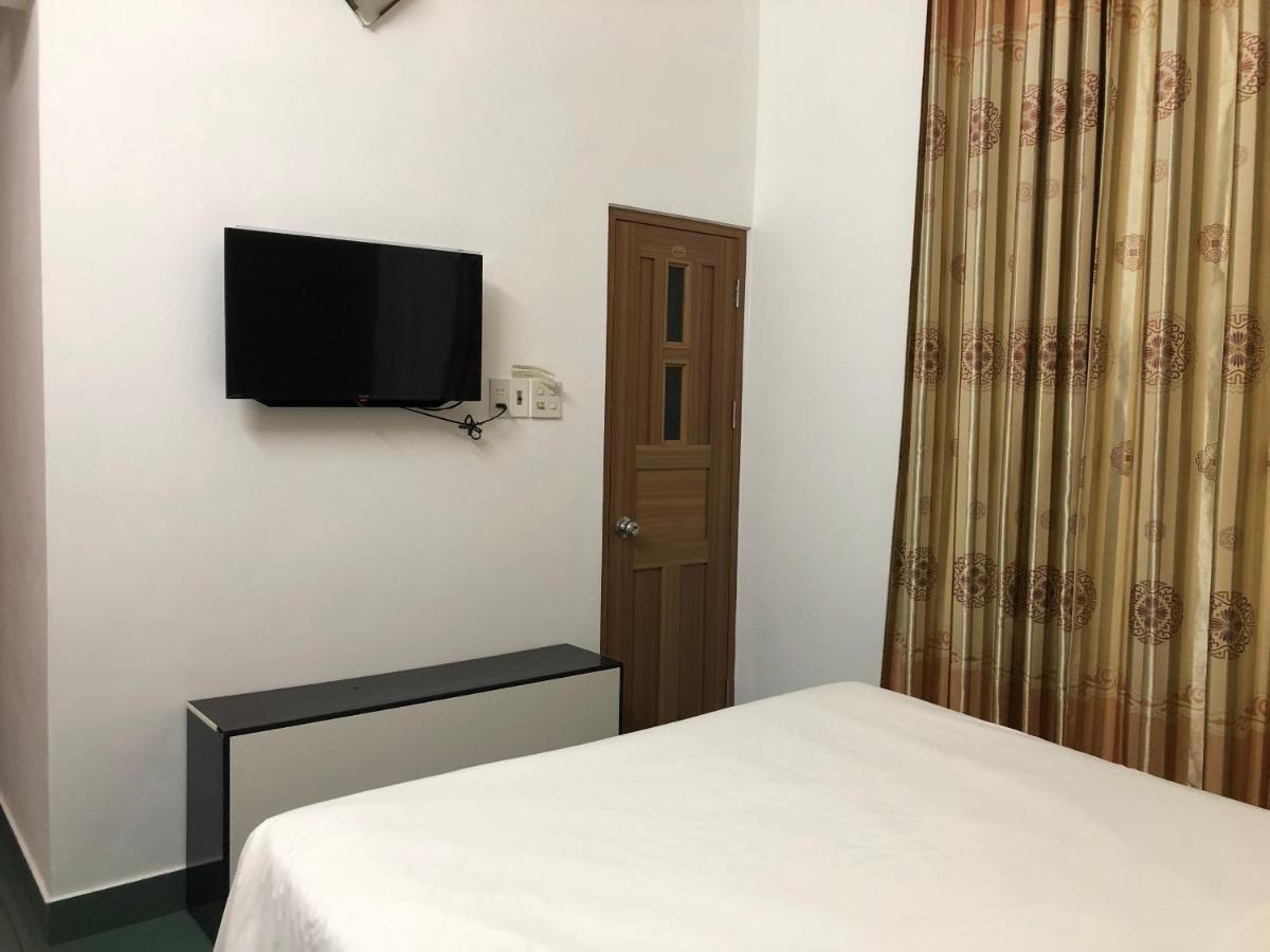 Dkd Trio Hotel Hue Bagian luar foto