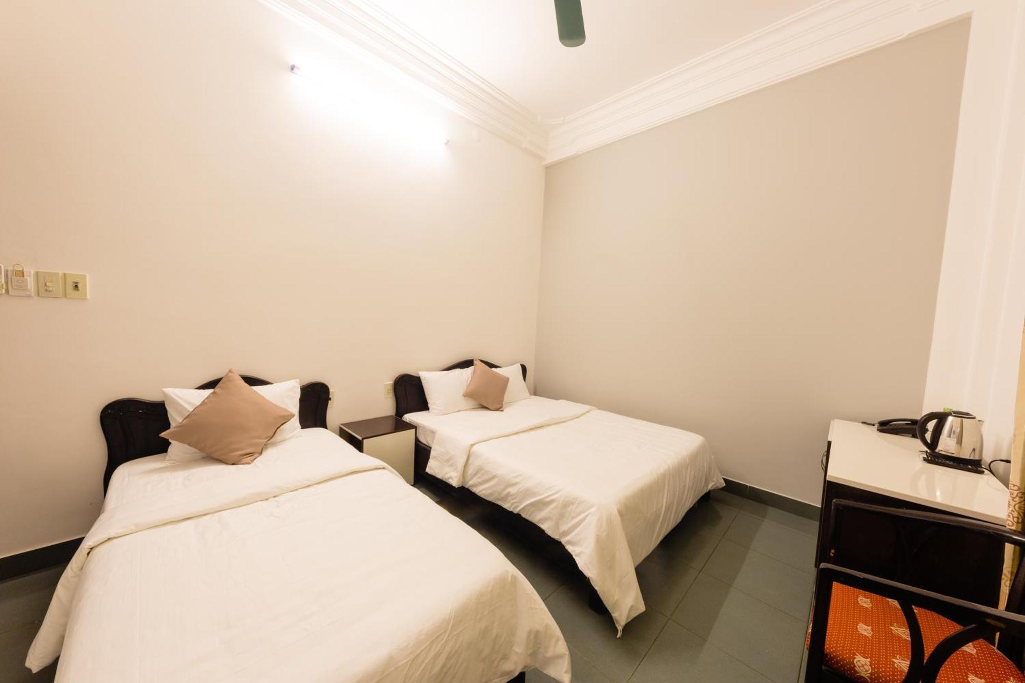 Dkd Trio Hotel Hue Bagian luar foto