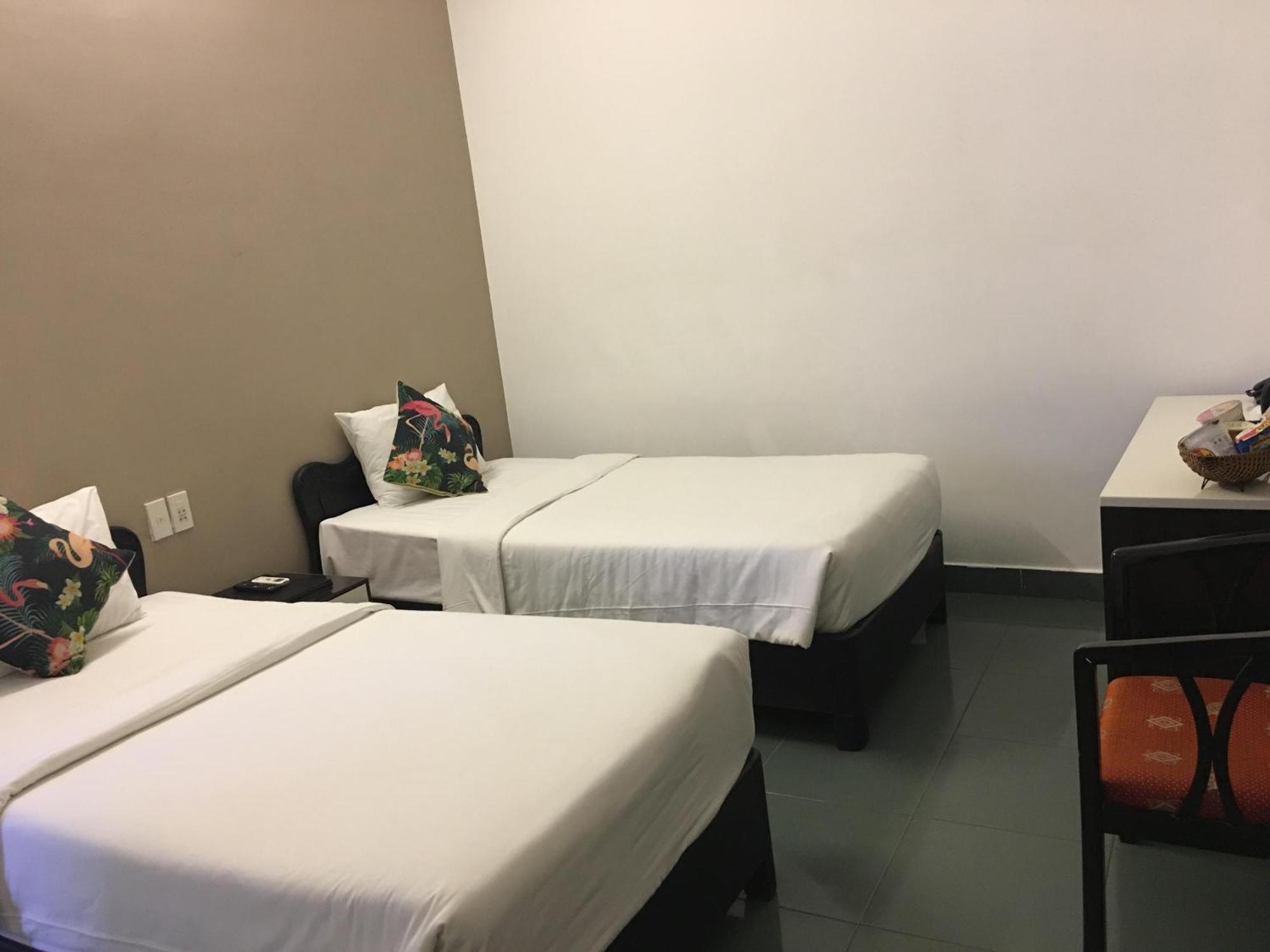 Dkd Trio Hotel Hue Bagian luar foto